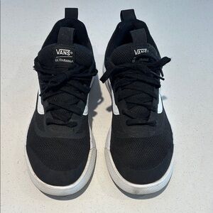 Unisex, mens 9, womens 10.5,Vans Ultrarange Black and White Sneakers